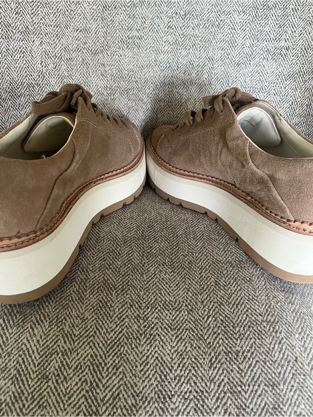 Dolce Vita Women’s Size 8 Taupe Suede Platform Lace Up Sneakers - Picture 5 of 7